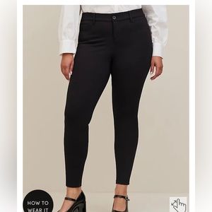 Torrid SKINNY STUDIO LUXE PONTE MID-RISE PANT size 16 R